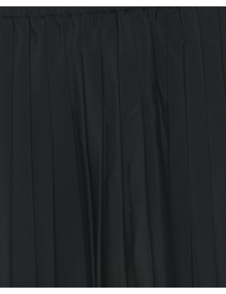 Black Pleated Skirt - M