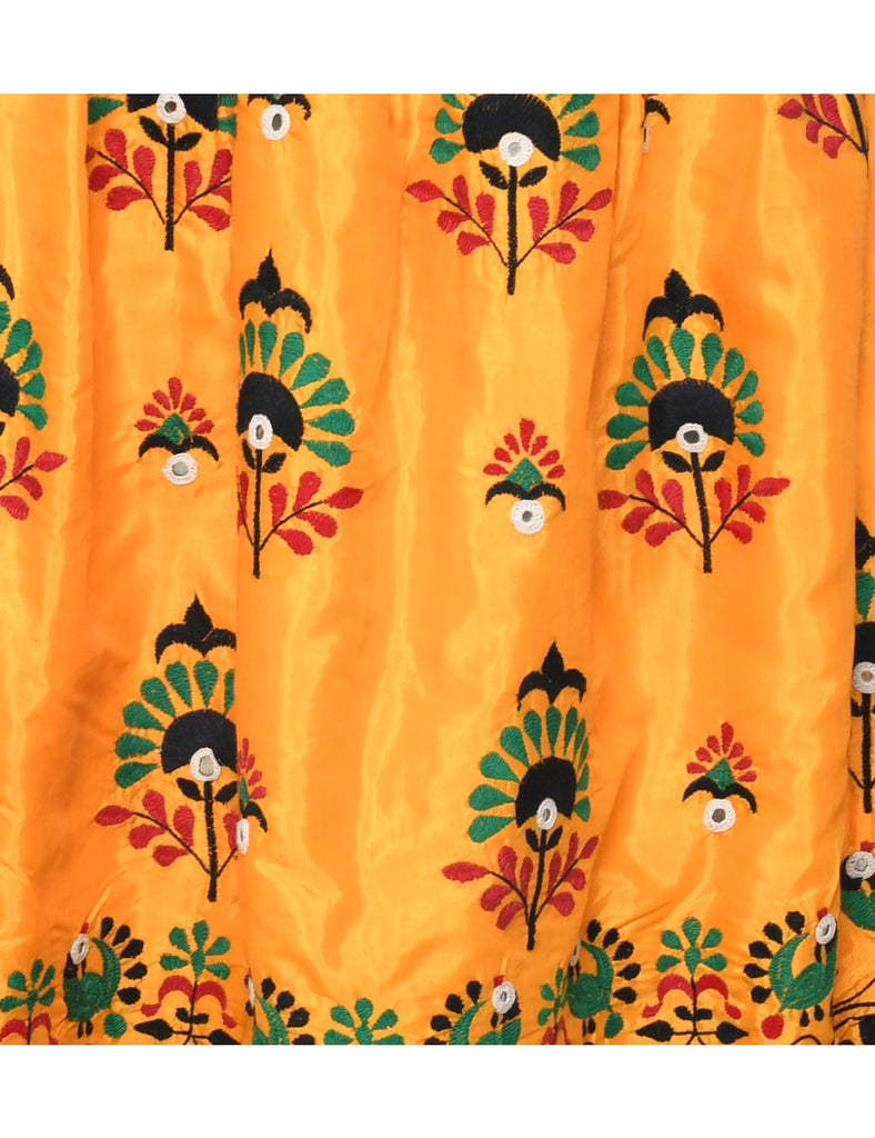 Embroidered Pleated Skirt - L